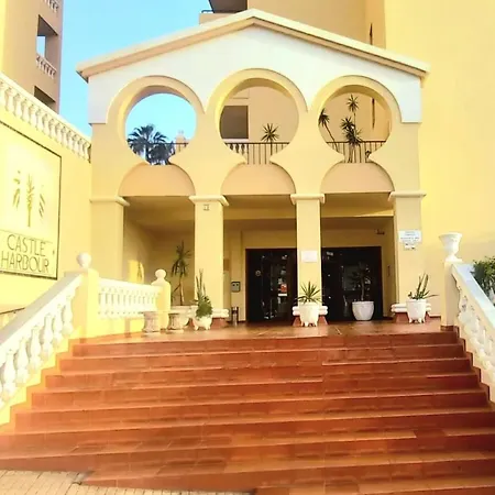 Modern In Castle Harbour Apartment *