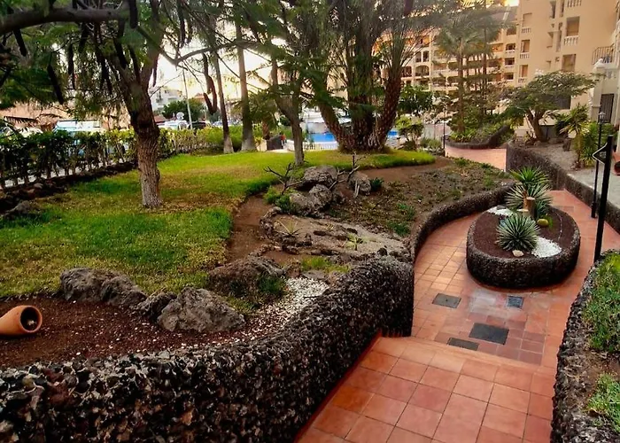 Modern In Castle Harbour