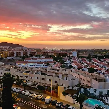 Modern In Castle Harbour Apartment *