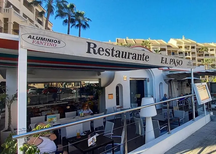 Modern In Castle Harbour アパート