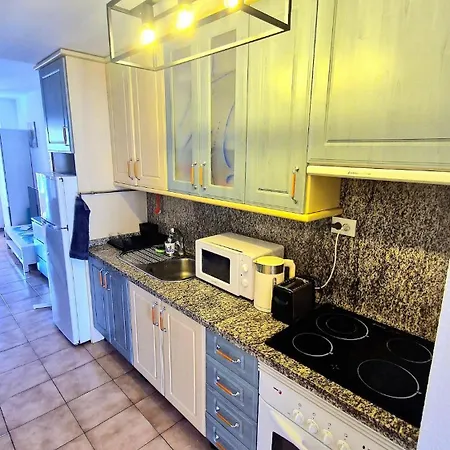 Modern In Castle Harbour