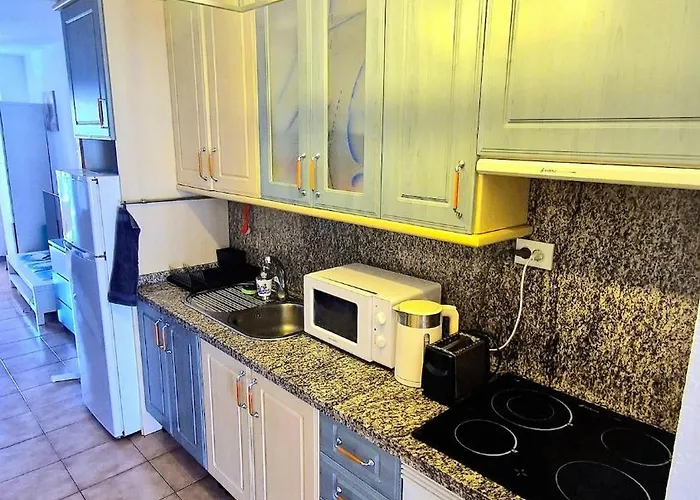 Modern In Castle Harbour