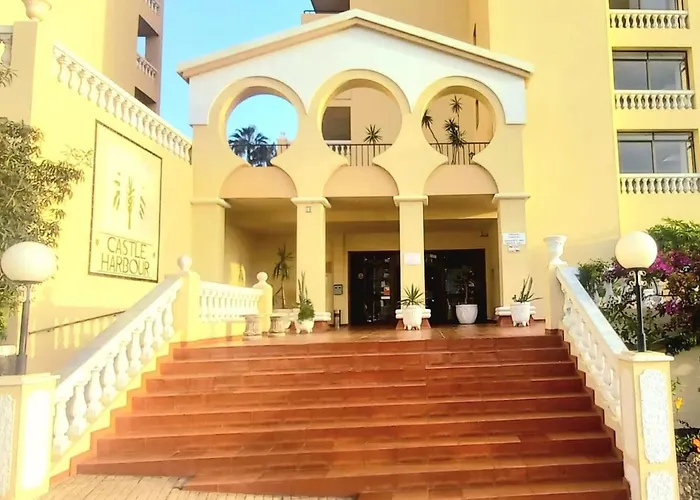 Modern In Castle Harbour Apartman *